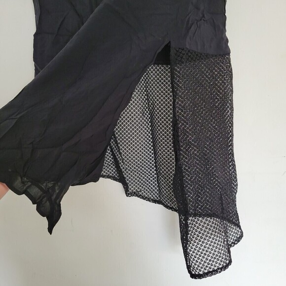 BCBGeneration Black Mesh Back Asymmetric Muscle Sleeveless Tank Top Blouse Sz XS - Picture 5 of 9